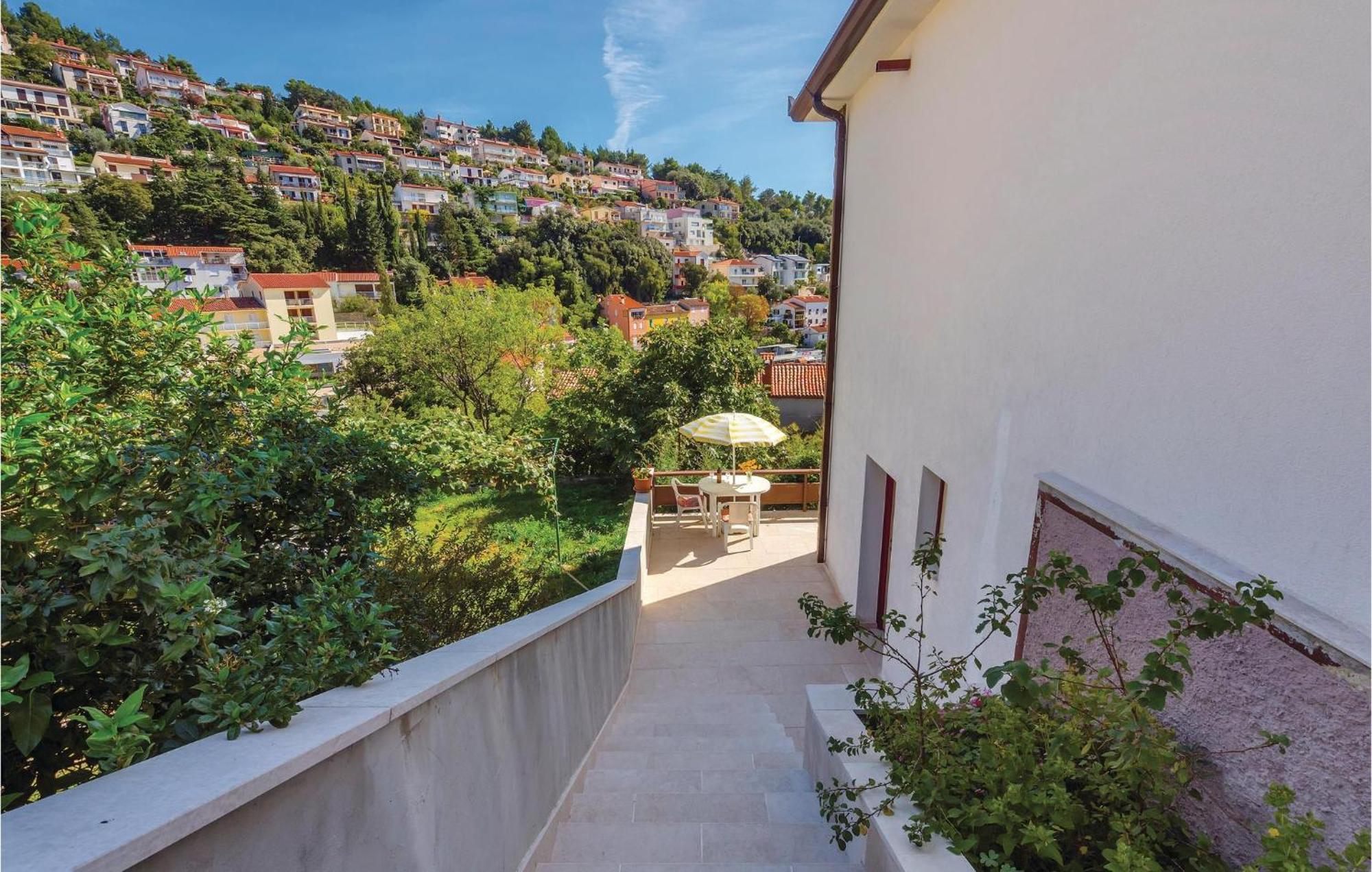 Lovely Apartment In Rabac With Kitchen Εξωτερικό φωτογραφία